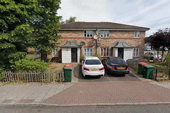 2 Bedroom Flat To Rent In Leslie Road, London, E16