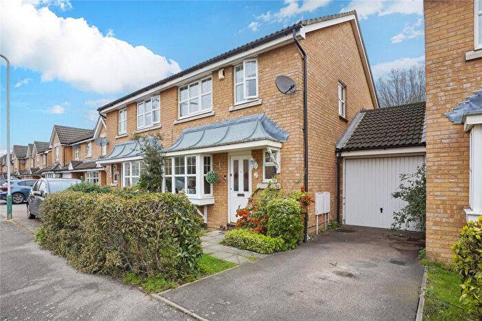 3 Bedroom Semi-Detached House For Sale In Kershaw Close, Hornchurch, RM11