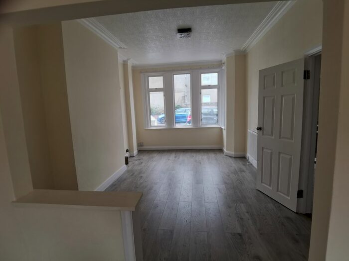 5 Bedroom Semi-Detached House To Rent In Glenmore Street, Southend On Sea, Essex, SS2