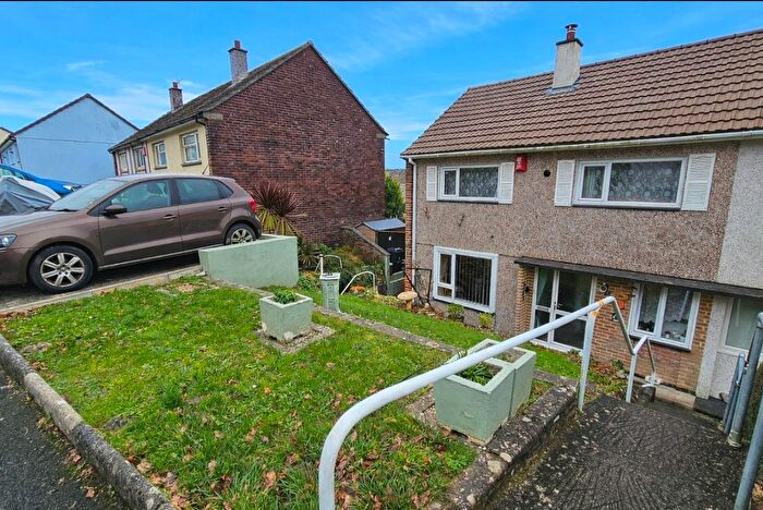 3 Bedroom Semi Detached House For Sale In Bampfylde Way, Plymouth, PL6