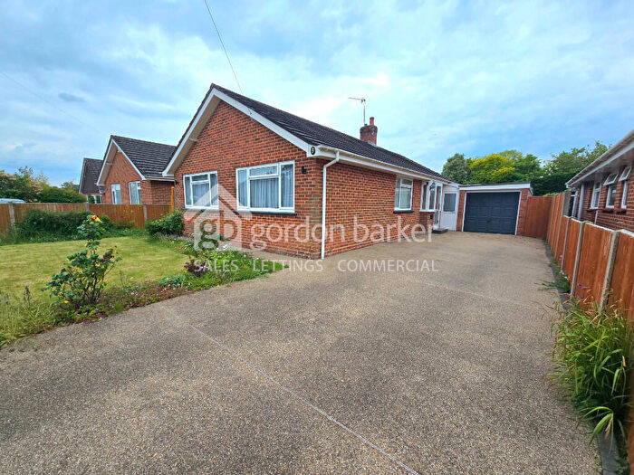 3 Bedroom Detached Bungalow For Sale In Wanstead Close, Ringwood, Hampshire, BH24