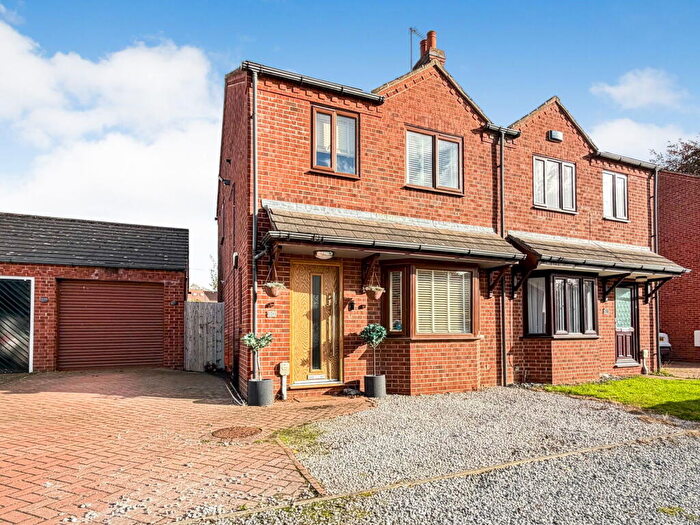 3 Bedroom Semi Detached House For Sale In Wilson Close, North Ferriby, East Riding Of Yorkshire, HU14