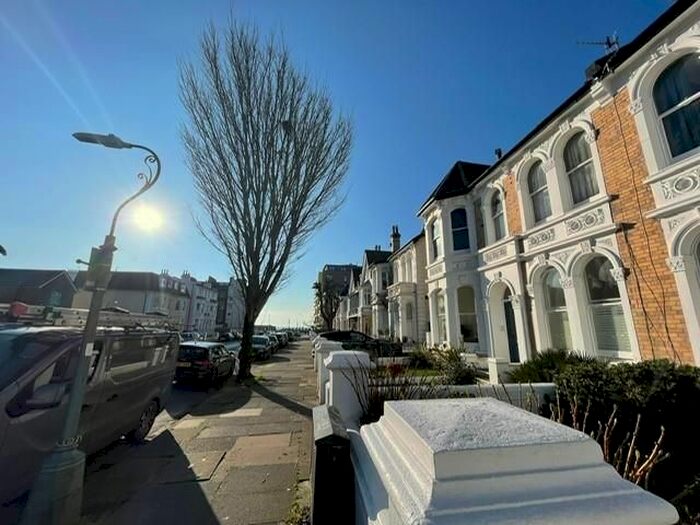 1 Bedroom Flat To Rent In Sackville Gardens, Hove, BN3