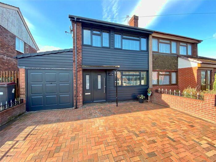 Houses for sale & to rent in TF2 6LX, Hudson Close, Oakengates & Ketley