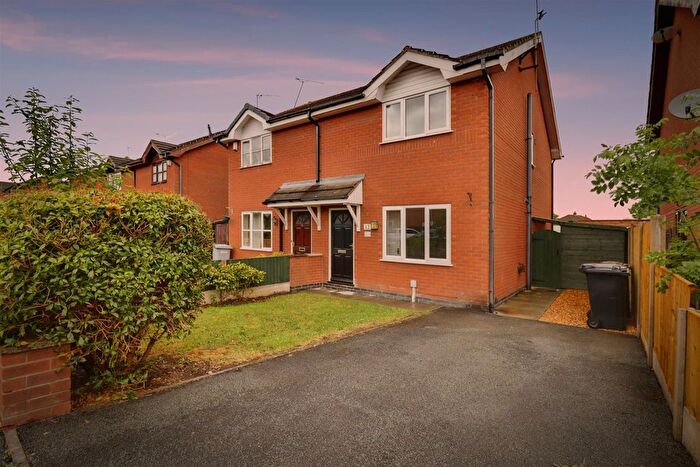 3 Bedroom Semi-Detached House For Sale In Sandhurst Avenue, Wistaston, CW2