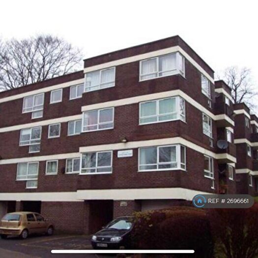 2 Bedroom Flat To Rent In Newton Park Court, Leeds, LS7