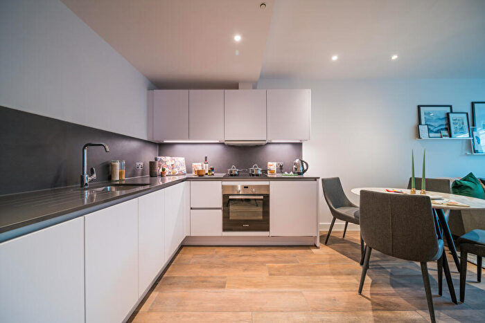 1 Bedroom Flat To Rent In Three Colts Lane, London, E2