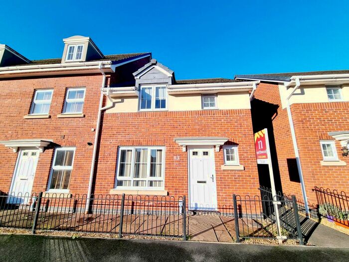 3 Bedroom Semi-Detached House To Rent In Moran Drive, Warrington, WA5