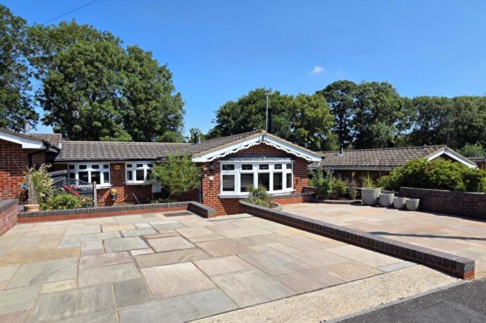 2 Bedroom Bungalow For Sale In Potters Avenue, Fareham, PO16