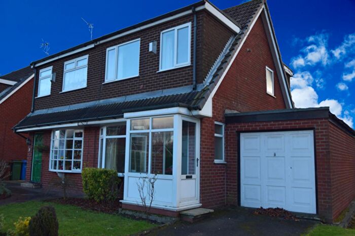 3 Bedroom Semi-Detached House To Rent In Weybourne Drive, Bredbury, SK6