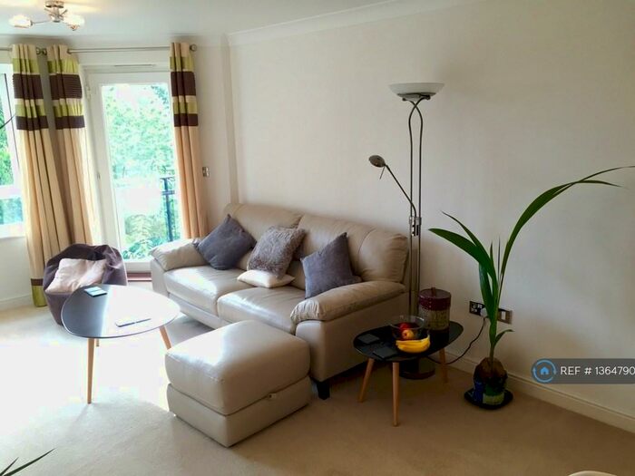 2 Bedroom Flat To Rent In Glebelands Close, London, N12