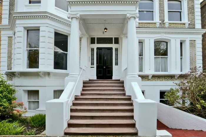 2 Bedroom Flat To Rent In Langley Road, Surbiton, KT6