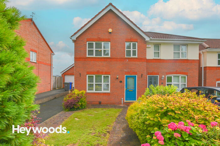 3 Bedroom Semi-Detached House To Rent In Hyacinth Road, Basford, Stoke-on-Trent, ST4