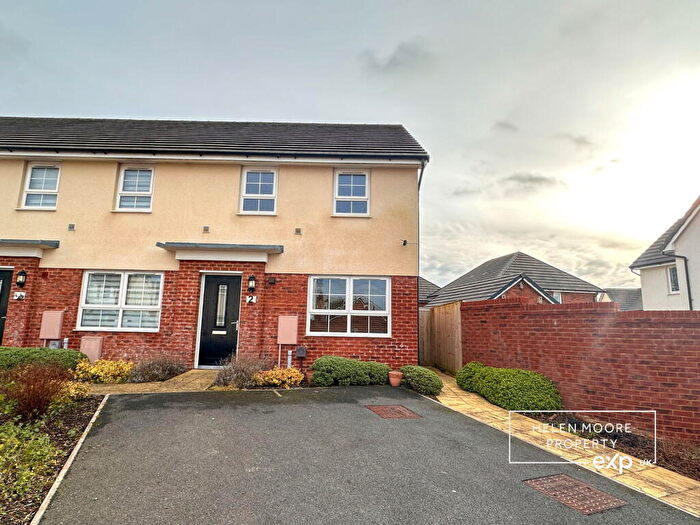 3 Bedroom Semi-Detached House For Sale In Pailgate Drive, Ivybridge, Devon, PL21