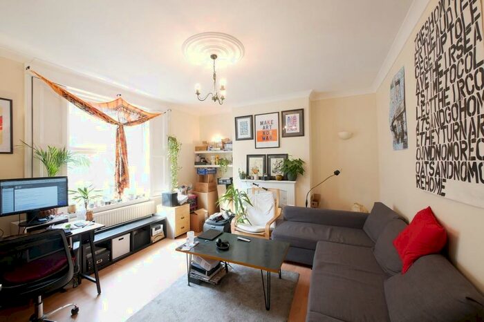2 Bedroom Apartment To Rent In Albion Road, Stoke Newington, N16