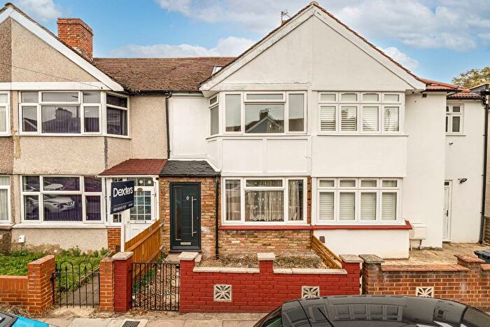 3 Bedroom Property For Sale In Saxon Avenue, Feltham, TW13