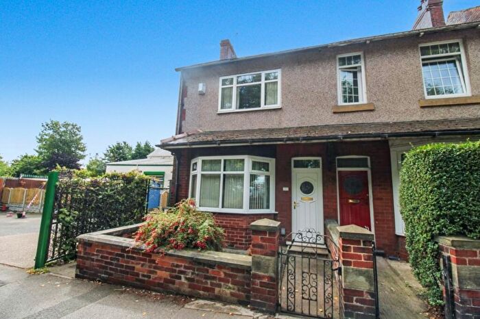 3 Bedroom Semi-Detached House For Sale In Summer Lane, Wombwell, Barnsley, S73