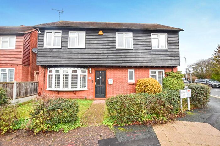 4 Bedroom Detached House For Sale In Roding Leigh, South Woodham Ferrers, CM3