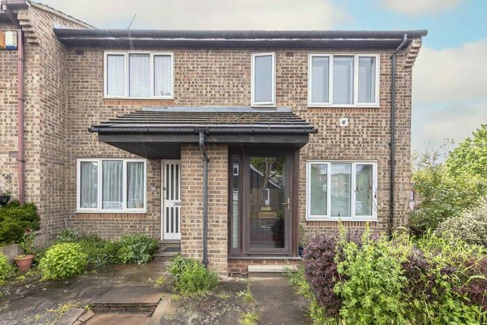 1 Bedroom Property To Rent In Friars Avenue, London, SW15