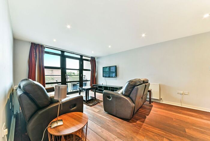 2 Bedroom Flat To Rent In Scott Avenue, London, SW15