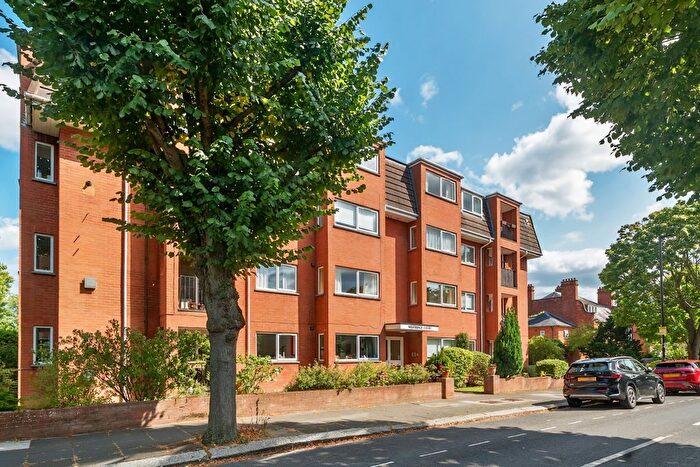 3 Bedroom Flat To Rent In Park Hill, London, W5