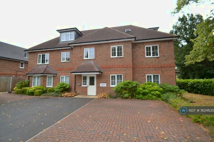 1 Bedroom Flat To Rent In Godwin Close, Wokingham, RG41