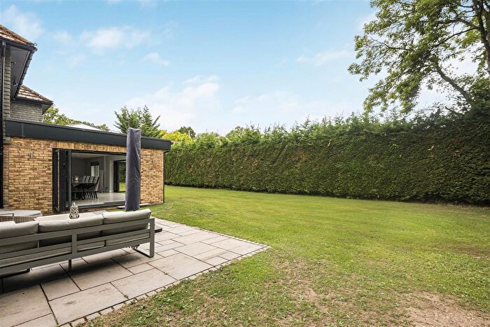4 Bedroom Detached House For Sale In Crossways, Brimpton Common, Reading, RG7