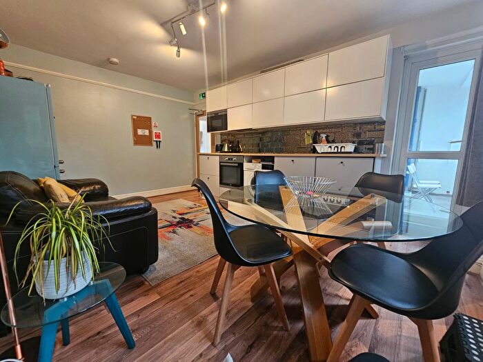 4 Bedroom Flat To Rent In Barnabas House, EC1V