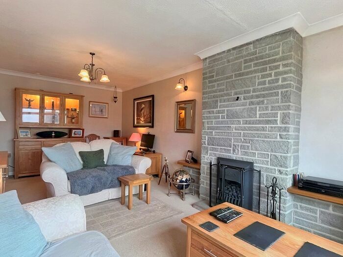 3 Bedroom Semi-Detached House For Sale In Willow Drive, Hutton, Weston-Super-Mare, North Somerset., BS24