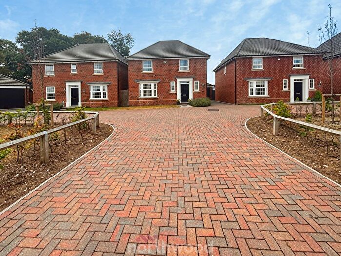 4 Bedroom Detached House For Sale In Woodland Crescent, Hatfield, Doncaster, DN7