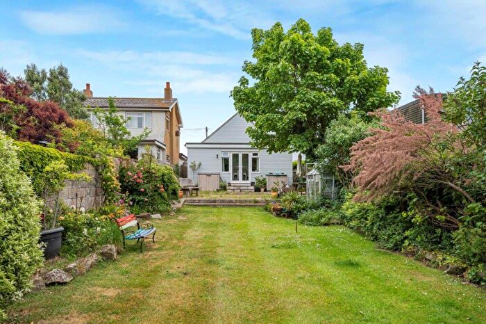 4 Bedroom Bungalow For Sale In Central Avenue, Telscombe Cliffs, BN10