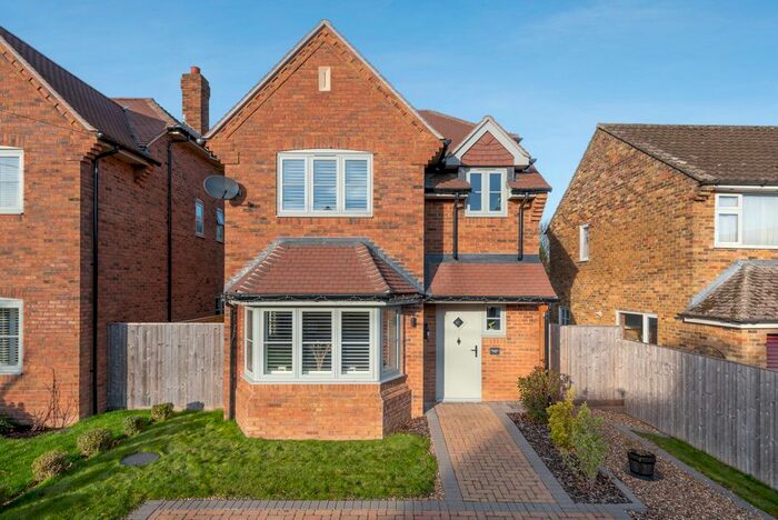 3 Bedroom Detached House To Rent In Hatches Lane, Great Kingshill, HP15