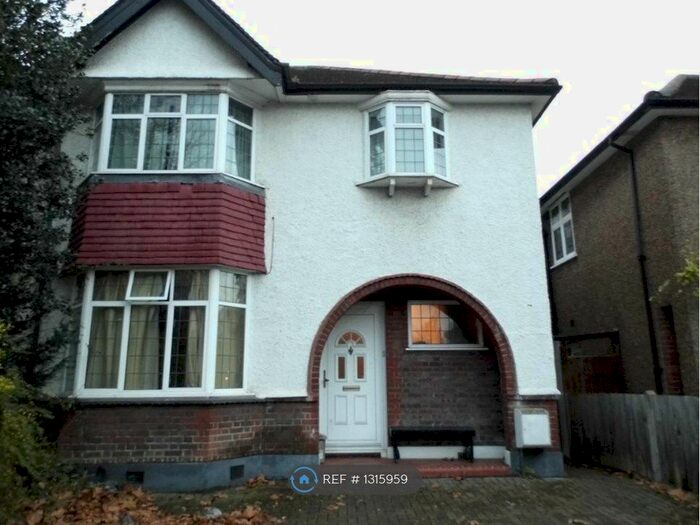 6 Bedroom Semi-Detached House To Rent In Maple Road, Surbiton KT6