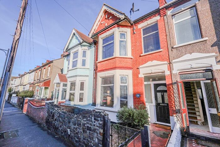 2 Bedroom Terraced House For Sale In Beaufort Street, Southend-On-Sea, SS2