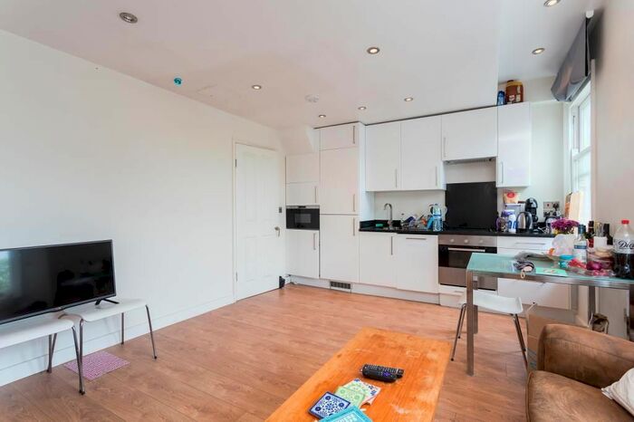 3 Bedroom Maisonette To Rent In Cruden Street, London, N1