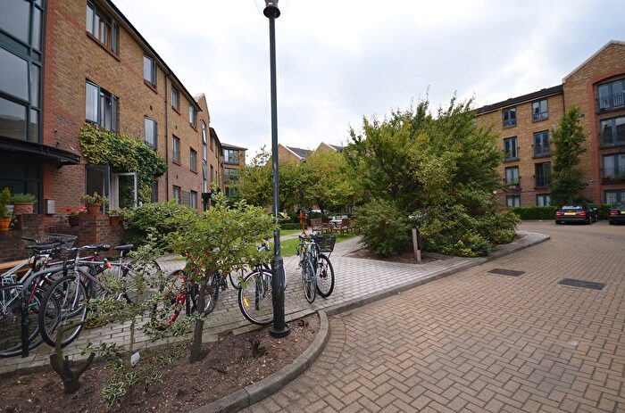 2 Bedroom Flat To Rent In Durward Street, London, E1