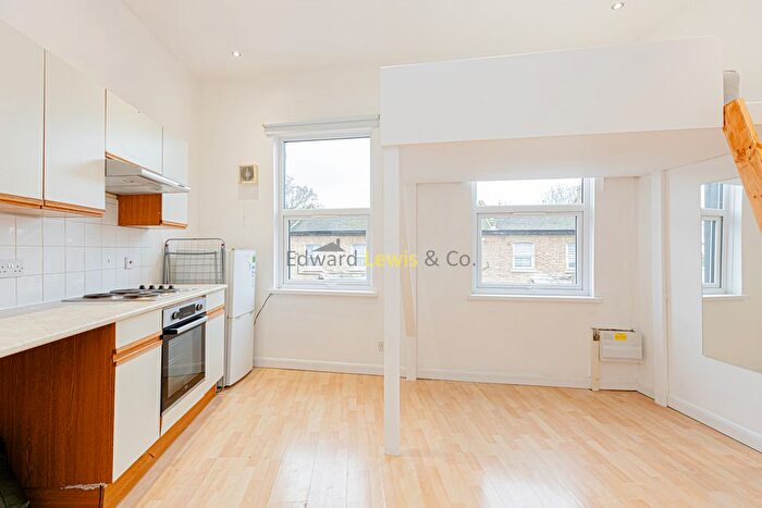 Studio To Rent In Rowhill Road, London, E5