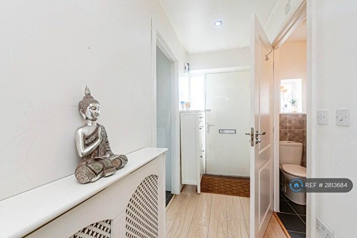 3 Bedroom Terraced House To Rent In Kennet Walk, Reading, RG1