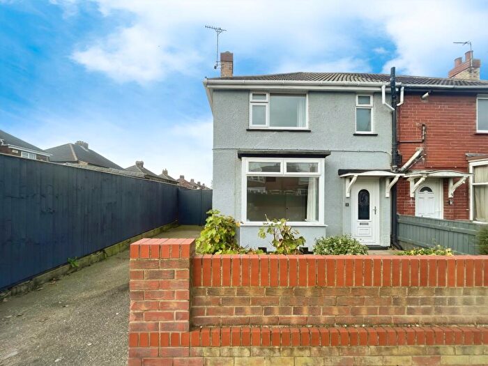 3 Bedroom Semi-Detached House To Rent In Brocklesby Road, Grimsby, Lincolnshire, DN34