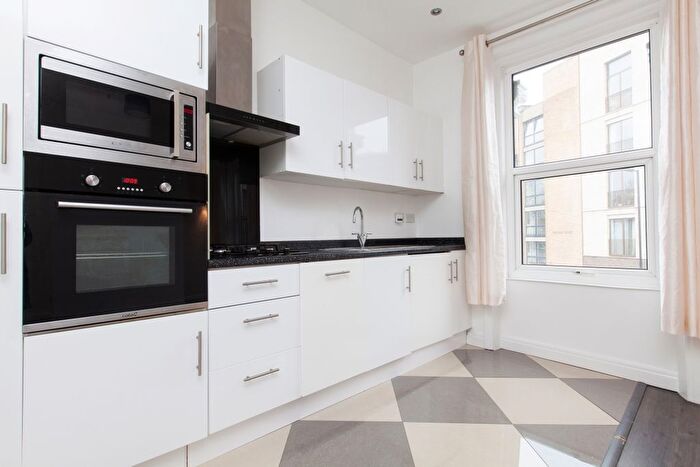 2 Bedroom Flat To Rent In Brownswood Road, London, N4