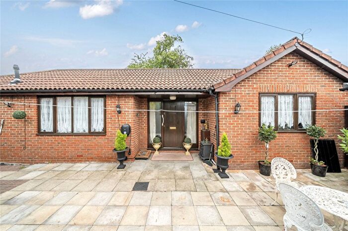 4 Bedroom Bungalow For Sale In Chestnut Close, West Drayton, UB7