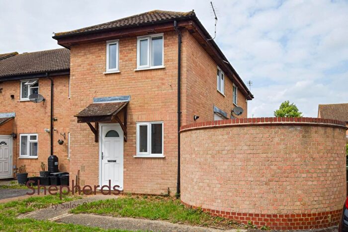 1 Bedroom Mews For Sale In Jacksons Drive, West Cheshunt, EN7