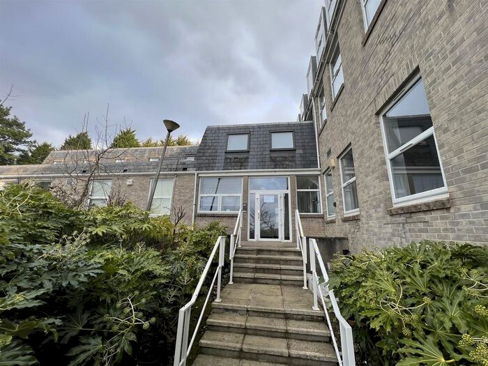 1 Bedroom Flat To Rent In Nya Court, Priory Road, St. Austell, PL25