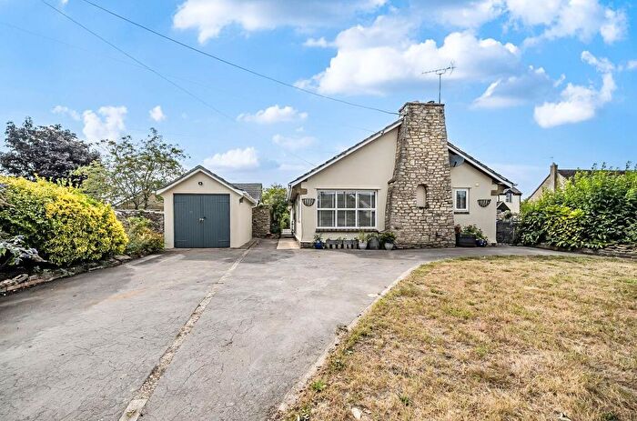 4 Bedroom Detached Bungalow For Sale In The Street, Hullavington, SN14