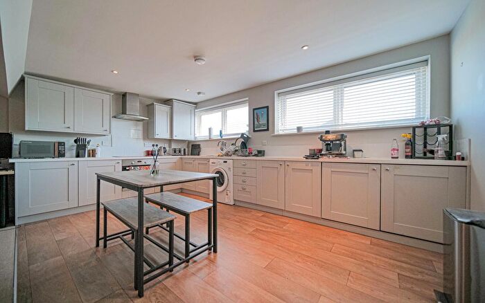1 Bedroom Flat For Sale In Bank Street, Melksham, SN12