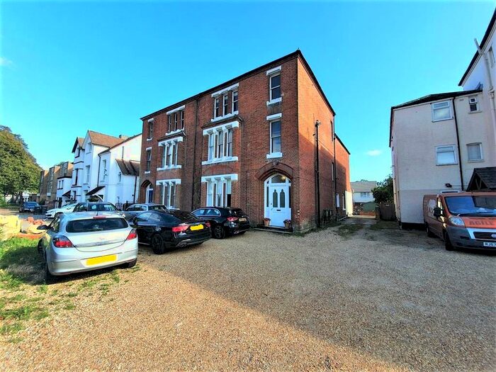 2 Bedroom Flat To Rent In Bury Road, Gosport, PO12