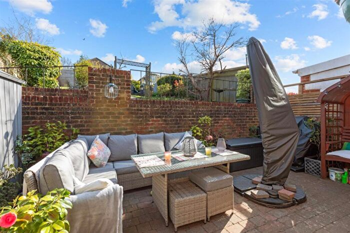 3 Bedroom Semi-Detached Bungalow For Sale In Dale View, Hove, BN3