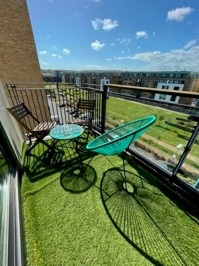 1 Bedroom Flat To Rent In Eddystone House, Ferry Court, Cardiff, CF11