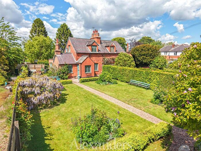 2 Bedroom House For Sale In Main Street, Kirby Muxloe, LE9
