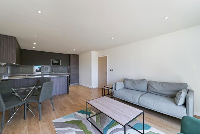 2 Bedroom Flat To Rent In Capri House, Beaufort Sqaure, Colindale, NW9